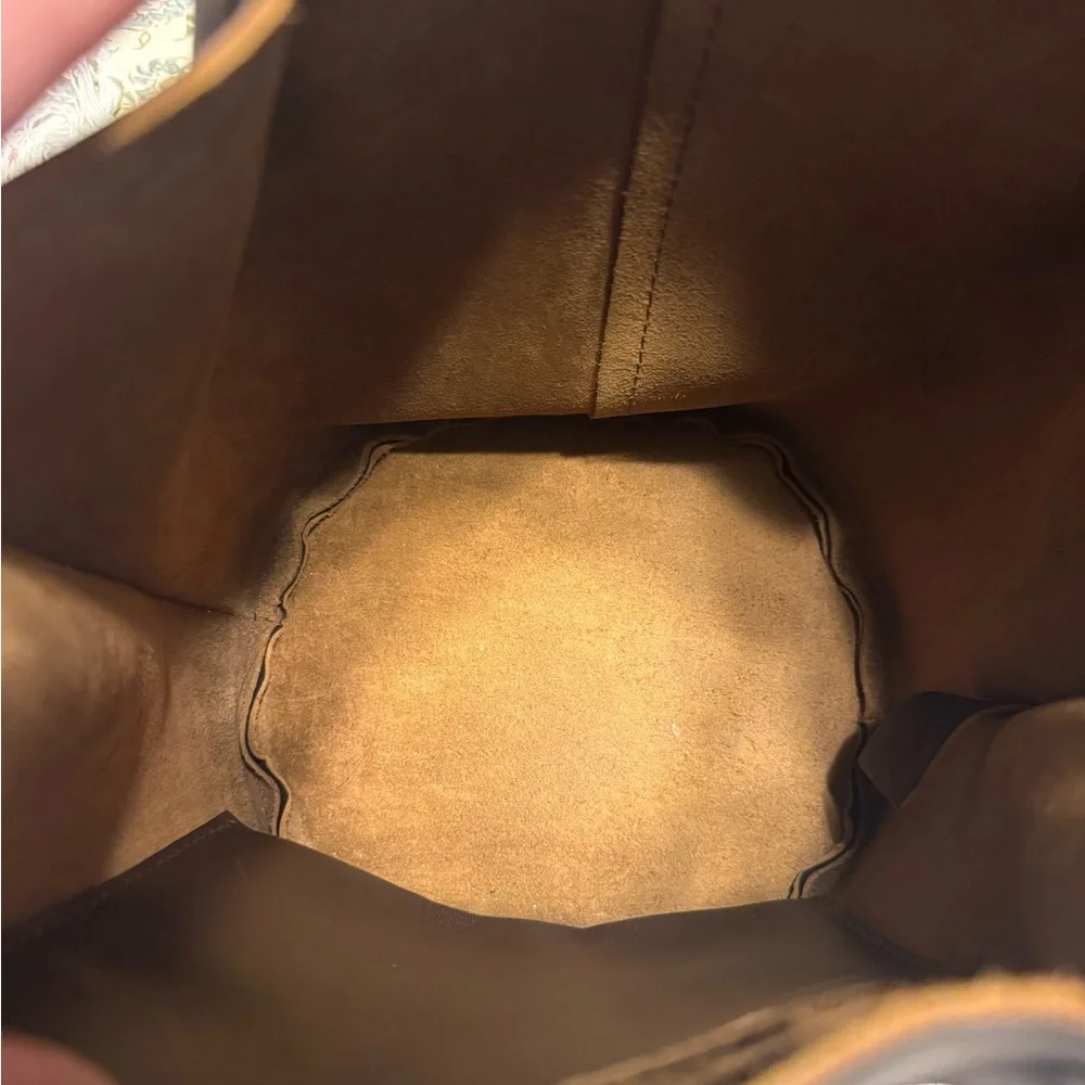 Portland Leather Tote Devan Bucket Tote in Color Grizzly - Picture 2 of 11